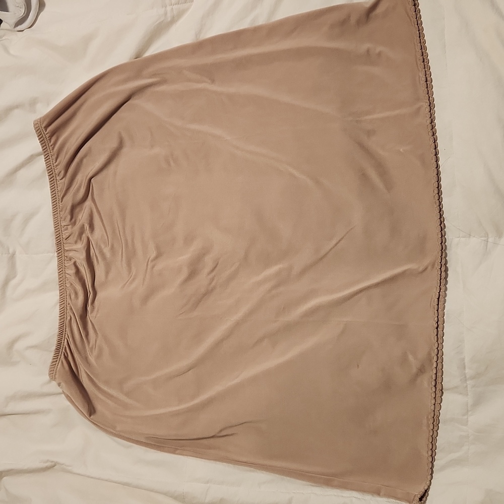Jones New York Womens Silky Touch 19 Anti-Cling Above Knee Half Slip